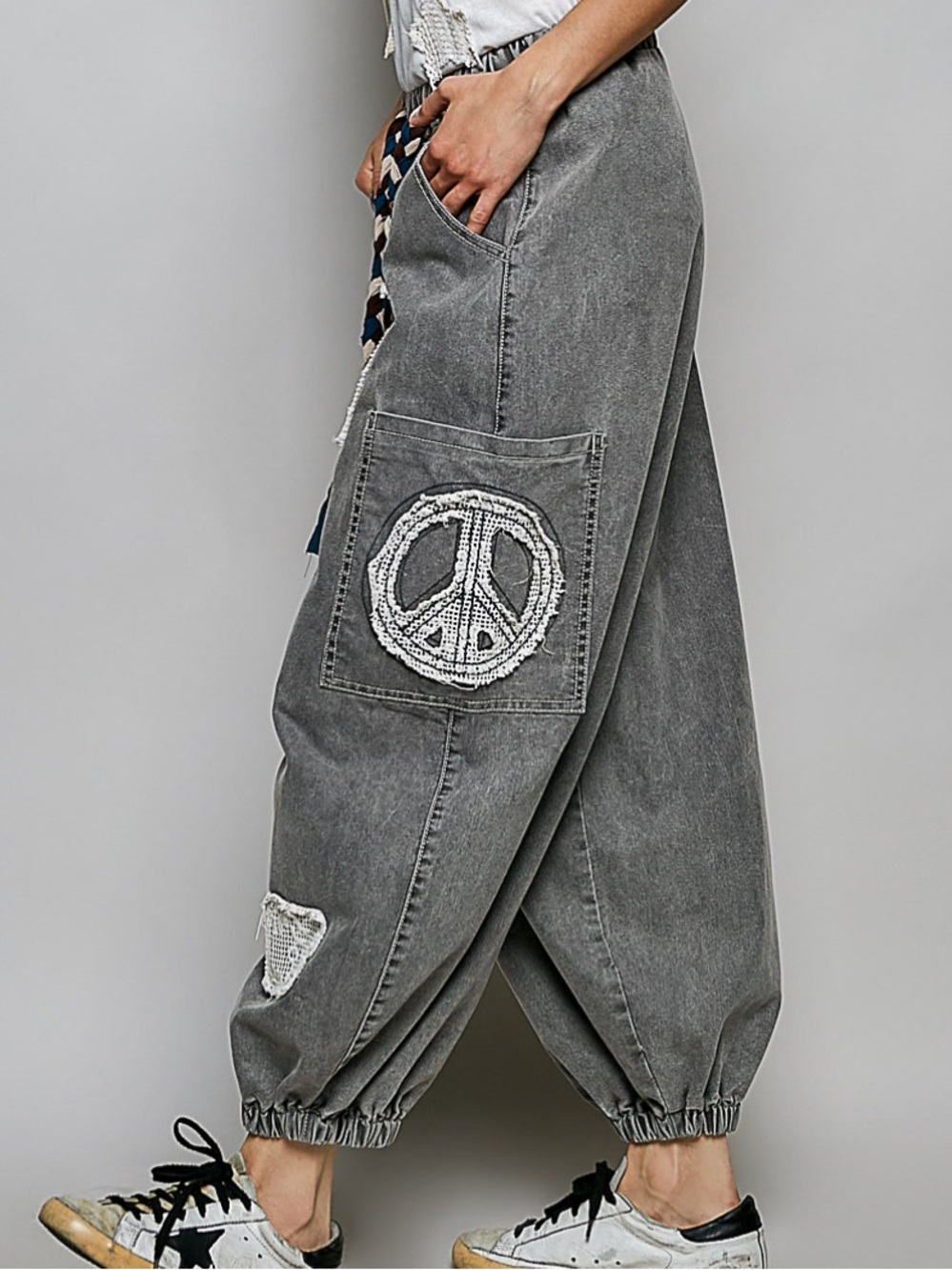 POL Gray Wide-Leg Jogger Pants with Peace Patch L